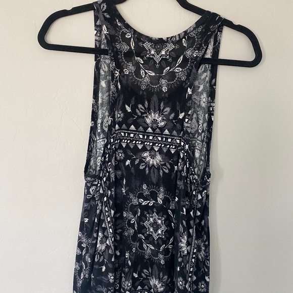 Mudd Pattern Black Racerback Tank Top/ Size Medium - Picture 2 of 5